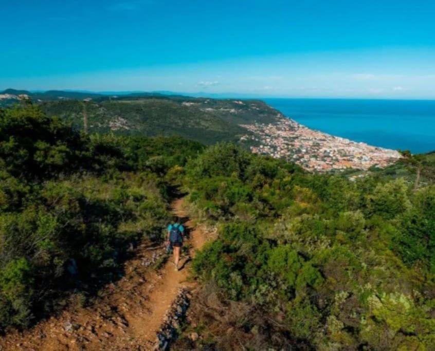 Nido Tra Gli Ulivi Finale Ligure Exterior foto